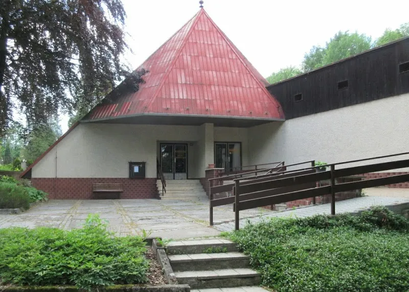 Pohřební ústav - Šmídovi